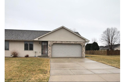 2320 Stonefield Ln, Janesville, WI 53546