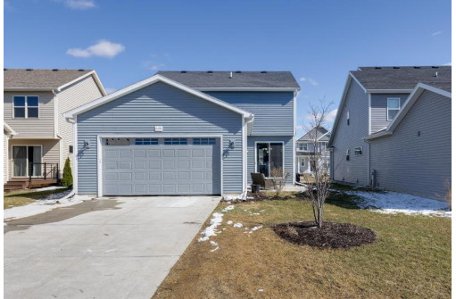 1470 Thoreau Dr, Sun Prairie, WI 53590