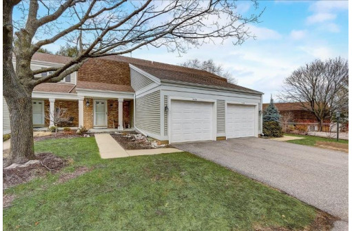 7484 Old Sauk Rd, Madison, WI 53717