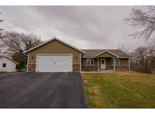 S5467 Gasper Dr Baraboo, WI 53913