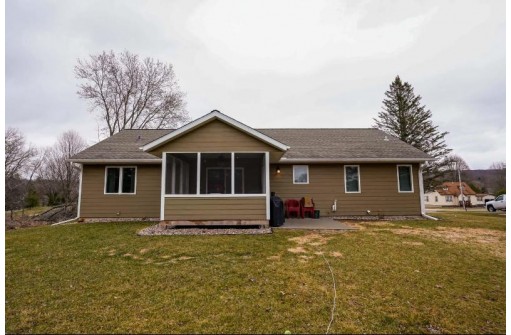 S5467 Gasper Dr, Baraboo, WI 53913