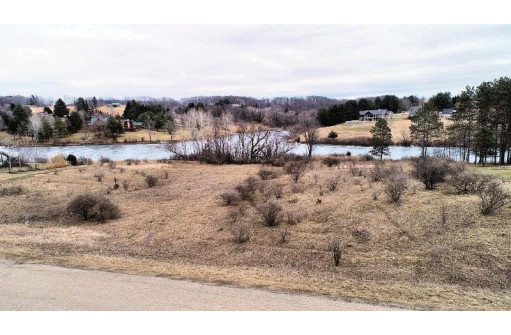 L430 Summit Point Dr, La Valle, WI 53941