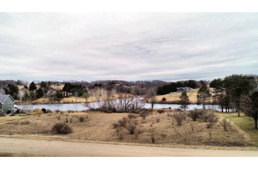 L430 Summit Point Dr, La Valle, WI 53941