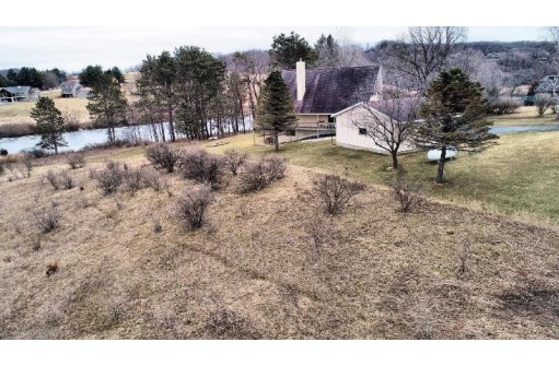 L430 Summit Point Dr, La Valle, WI 53941