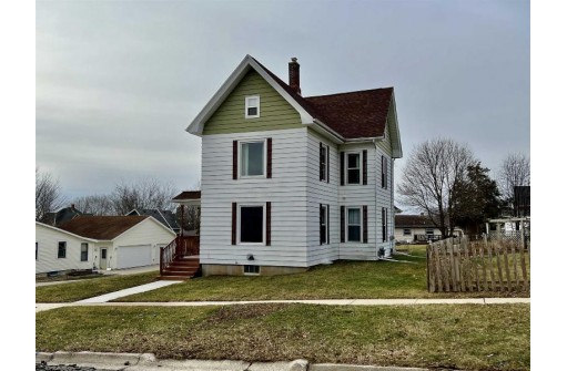 413 9th Ave, New Glarus, WI 53574