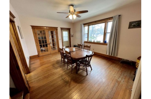 413 9th Ave, New Glarus, WI 53574