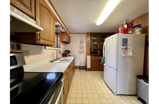 413 9th Ave, New Glarus, WI 53574