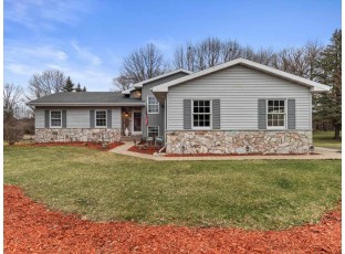 1102 Dover Ct Waunakee, WI 53597