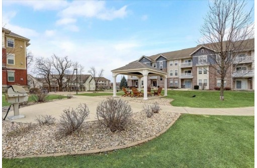3848 Maple Grove Dr 203, Madison, WI 53719