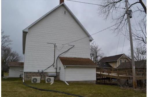 204 E Main St, La Valle, WI 53941