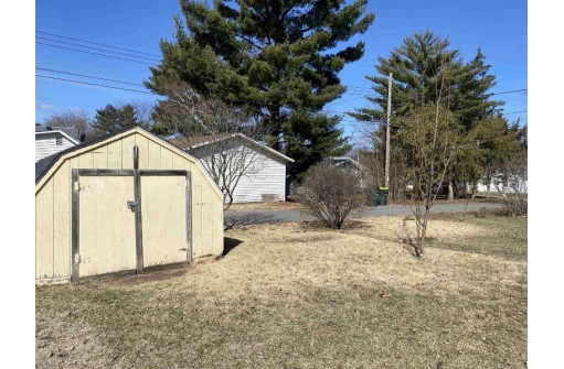 1007 S 5th St, Prairie Du Chien, WI 53821