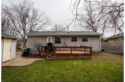 230 Crystal Ln, Madison, WI 53714