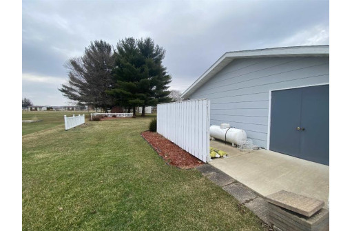 208 E Wisconsin Ave, Monticello, WI 53570