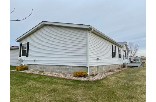 441 Red Spruce Ave, Baraboo, WI 53913