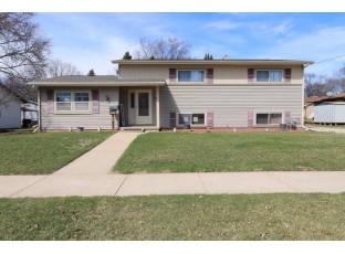 913 Hawthorne Ave Janesville, WI 53545