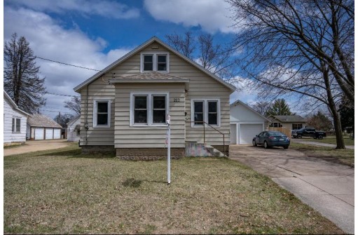 212 Lincoln St, Mauston, WI 53948