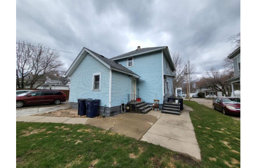 538 S Jackson St, Janesville, WI 53545