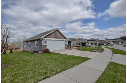 4030 Red Hawk Run, Black Earth, WI 53515