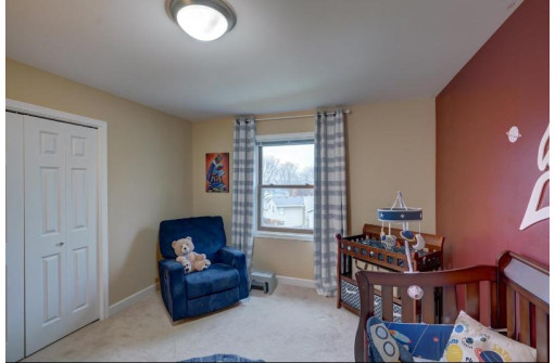 5713 Bellows Cir, Madison, WI 53716