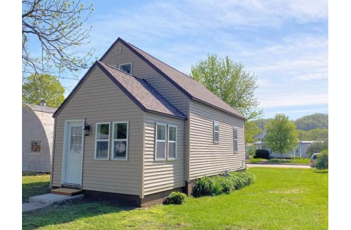 619 N Michigan St, Prairie Du Chien, WI 53821