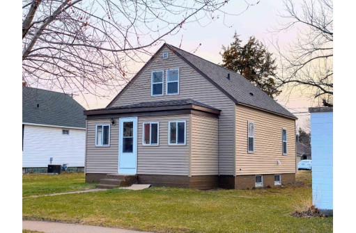 619 N Michigan St, Prairie Du Chien, WI 53821