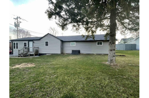 324 S Cedar St, Horicon, WI 53032