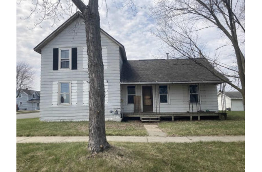 221 Sumner St, Tomah, WI 54660