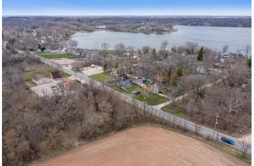 4305 S Shore Dr, Delavan, WI 53115