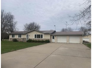 637 N County Line Rd Lone Rock, WI 53556-9199