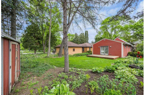 5535 Lake Mendota Dr, Madison, WI 53705