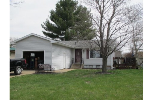 1422 Butts Ave, Tomah, WI 54660