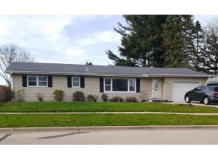 611 5th St Waunakee, WI 53597