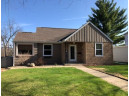 1223 W Prospect St, Portage, WI 53901