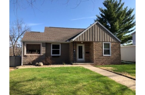 1223 W Prospect St, Portage, WI 53901