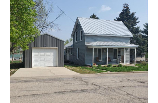 210 E Walnut St, Dodgeville, WI 53533