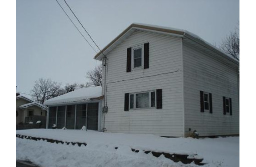 2 Warren St, Ripon, WI 54971