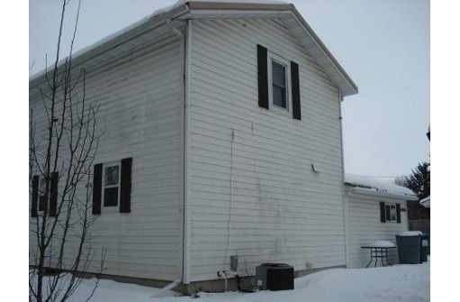 2 Warren St, Ripon, WI 54971