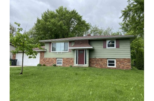 908 Kriedeman Dr, Stoughton, WI 53589-1045