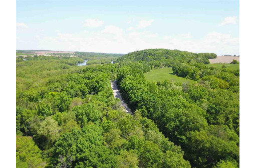 N4699 St Lawrence Bluff Rd, Poynette, WI 53955