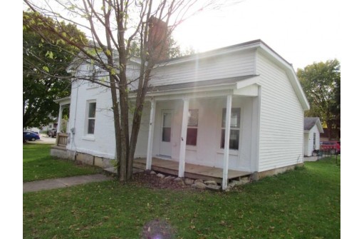 152 Cherry St, Janesville, WI 53545-0000