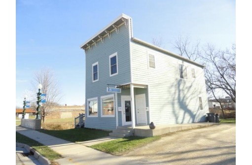 137 E Main St, Evansville, WI 53536