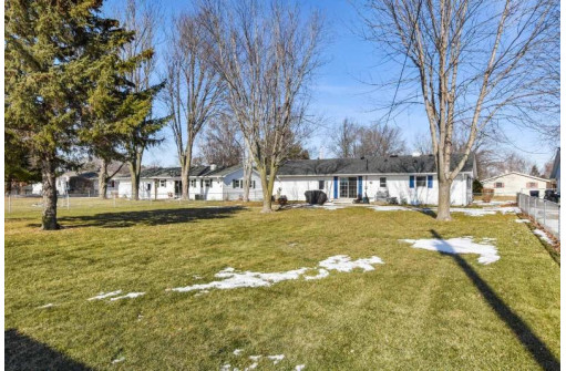 225 W Burbank Ave, Janesville, WI 53546