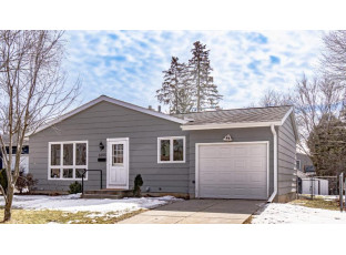 6105 Birch Hill Dr Madison, WI 53711