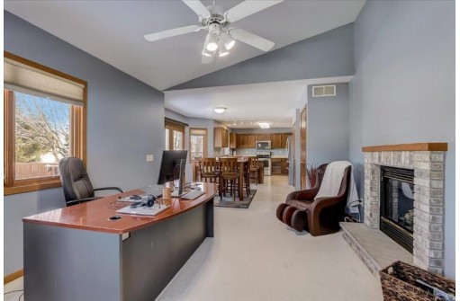 1400 Danbury Bay, Waunakee, WI 53597