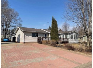 1511 Lakeview Dr Tomah, WI 54660