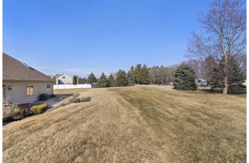 3064 Wyndwood Way, Sun Prairie, WI 53590