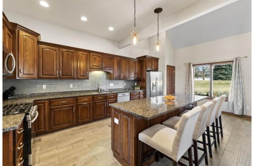 3064 Wyndwood Way, Sun Prairie, WI 53590