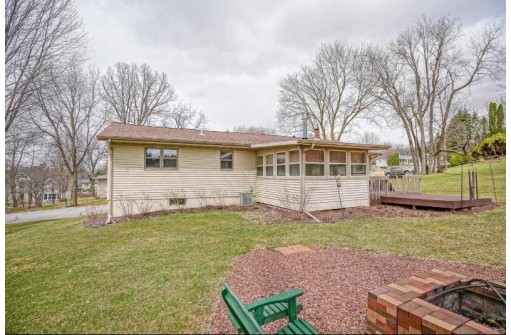 104 Bellin St, Lodi, WI 53555-1101