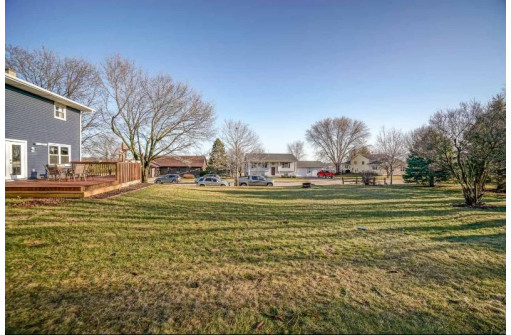 201 Hanneman Blvd, Mount Horeb, WI 53572