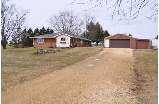 10960 Straubhaar Rd, Blue Mounds, WI 53517